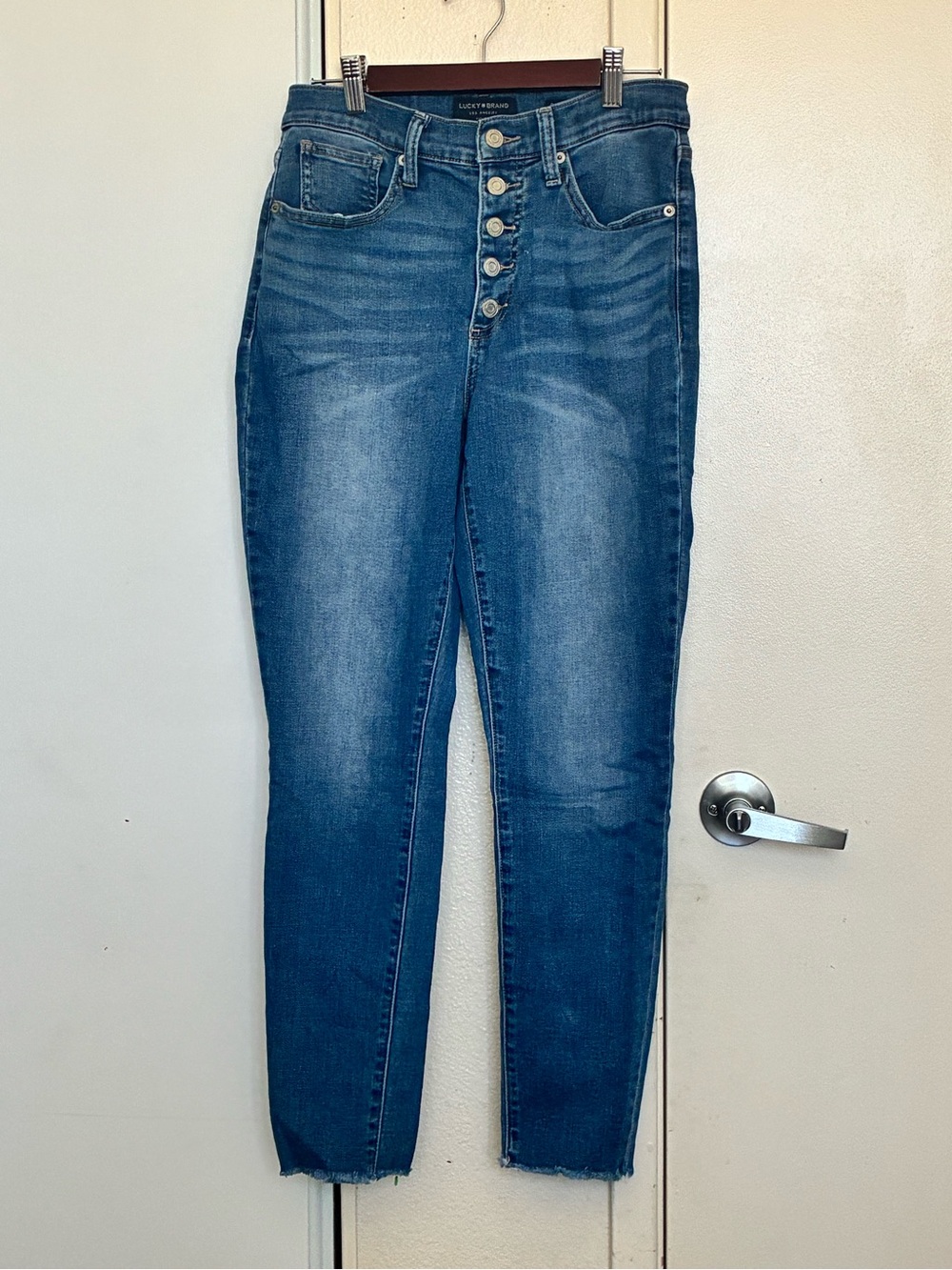 Preowned Lucky Brand High-Rise Button-Fly Skinny Jeans - Medium Blue-Size 8/29